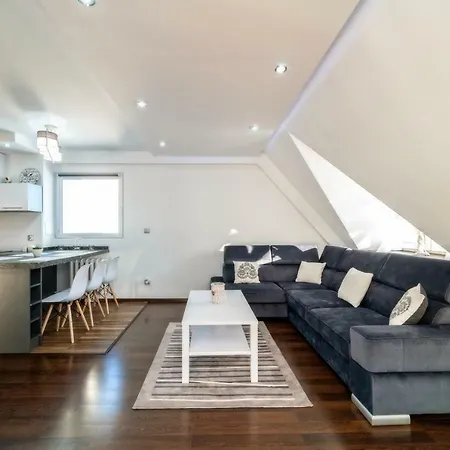 Apartament شقة